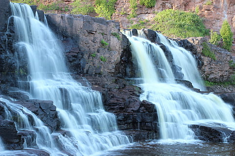 landskapsfotografering, fossefall, dag, foss, elv, bevegelse, kaskade, uskarp, landskap, villmark, natur, naturlig, vill, utendørs, miljø, scenisk, land, rolig, vann, rennende vann, lang eksponering, naturskjønnhet - natur, stein, skjønnhet i naturen, rock-objekt, fast, strømmer, sløret bevegelse, skog, bergformasjon, ingen folk, tre, kraft i naturen, fallende vann, 5K, CC0, offentlig domene, opphavsrett gratis