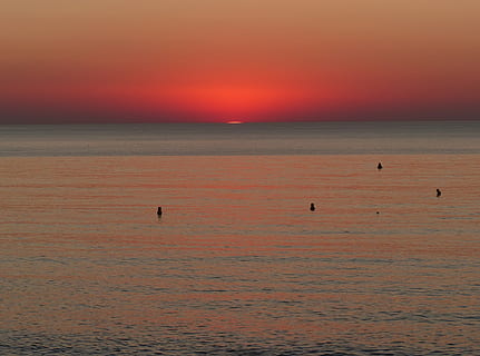 tramonto, mare, nuvole, arancia, luce, crepuscolo, oceano, acqua, cielo, orizzonte sull'acqua, orizzonte, scenics - natura, bellezza nella natura, la tranquillità, natura, scena tranquilla, nessuno, colore arancione, lungomare, uccello, idilliaco, all'aperto, boa, 1080P, CC0, dominio pubblico, privo di copyright