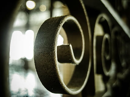 art, bend, blur, close -up, dark, design, indoors, industry, iron, metal, metallic, part, reflection, round, rust, steel, focus on foreground, close-up, no people, circle, shape, geometric shape, outdoors, selective focus, illuminated, hanging, architecture, detail, day, built structure, old, valve, lens flare, wheel, 2K, CC0, public domain, royalty free