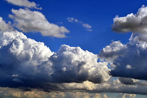 kumulus, pilvet, taivaansininen, luonto, kumpupilvi, pilviä, taivas, sininen, valkoinen, sää, päivä, valo, kesä, cloudscape, ilma, kirkas, korkea, pörröinen, meteorologia, aurinkoinen, pilvinen, pilvi - taivas, ulkona, taustat, scenics, kumulus pilvi, stratosfääri, kauneus luonnossa, ilmasto, tila, maisemat - luonto, ei ihmisiä, tyyneys, rauhallinen kohtaus, valkoinen väri, matala kulma, idyllinen, ympäristö, pahaenteinen, 4K, CC0, public domain, rojaltivapaa