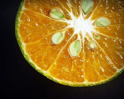 Orange, Obst, Scheibe, Weiß, Zitrusfrüchte, sauer, isoliert, Landwirtschaft, organisch, Makro, Vitamin, frisch, Gesundheit, Lebensmittel, saftig, essbar, gesundes Essen, Essen und Trinken, Wohlbefinden, Zitrusfrucht, Kreuzung, Frische, Nahansicht, drinnen, Studioaufnahme, keine Leute, orange Farbe, Stillleben, schwarzer Hintergrund, Limette, Orangenfrucht, reif, saurer Geschmack, Vitamin C, 2K, CC0, gemeinfrei, lizenzfrei