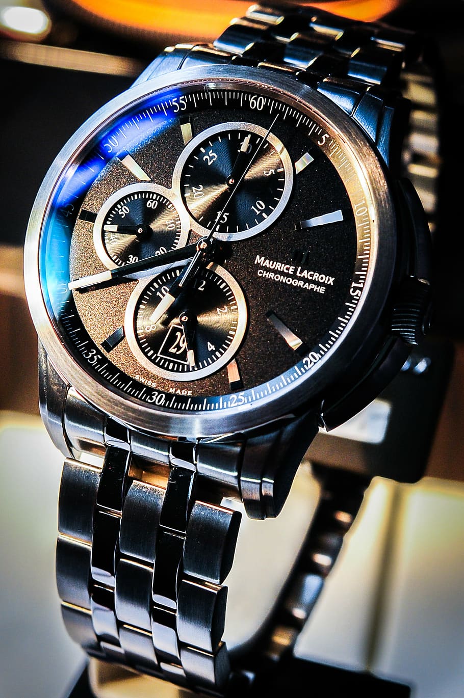 accessory, close-up, time, watch, wristwatch, clock, luxury, chrome, number, metal, indoors, technology, no people, focus on foreground, still life, text, accuracy, communication, shape, machinery, equipment, instrument of time, circle, machine part, personal accessory, 1080P