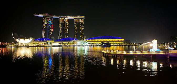 foto di paesaggio, notte, paesaggio, foto, sabbie della baia del porticciolo, Singapore, posto famoso, ponte - struttura fatta dall'uomo, paesaggio urbano, architettura, fiume, riflessione, scena urbana, illuminato, skyline urbano, acqua, crepuscolo, città, struttura costruita, lunga esposizione, distretto del centro, destinazioni di viaggio, posizioni di viaggio, viaggio, esterno dell'edificio, vita di città, cielo, lungomare, nessuno, natura, costruzione, moderno, cultura artistica e intrattenimento, all'aperto, edificio per uffici esterno, vita notturna, grattacielo, lusso, 1080P, CC0, dominio pubblico, privo di copyright