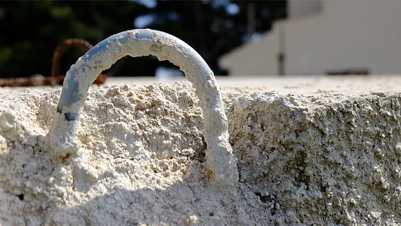 cement, krog, arbejde, bygning, fokus på forgrunden, tæt på, natur, ingen mennesker, metal, dag, udendørs, solid, vand, gammel, arkitektur, sollys, hvid farve, beton, hul, vandhane, tekstureret, bygning udvendig, flydende vand, 1080P, CC0, offentligt domæne, royaltyfrie