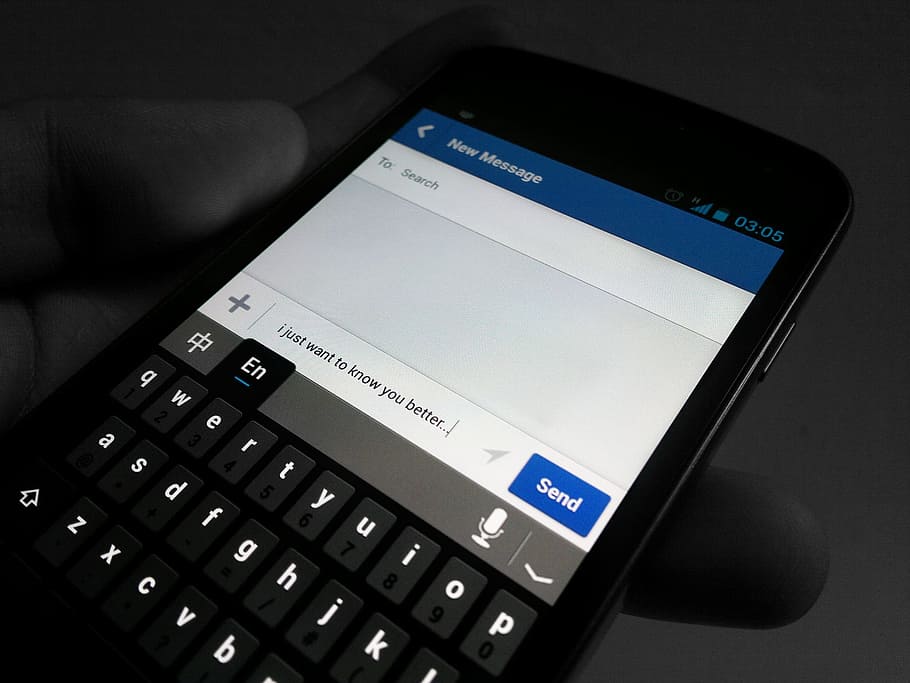 smartphone, telèfon, android, mà, missatge, missatges de text, mòbil, nexus, pantalla tàctil, tecnologia, comunicació, tecnologia sense fils, connexió, primer pla, dispositiu d’informació portàtil, a l'interior, text, guió occidental, cap gent, tir de l'estudi, pantalla, vista d’angle alt, telèfon intel·ligent, color negre, nombre, pantalla del dispositiu, ordinador, telèfon mòbil, negocis, comunicacions globals, 1080P