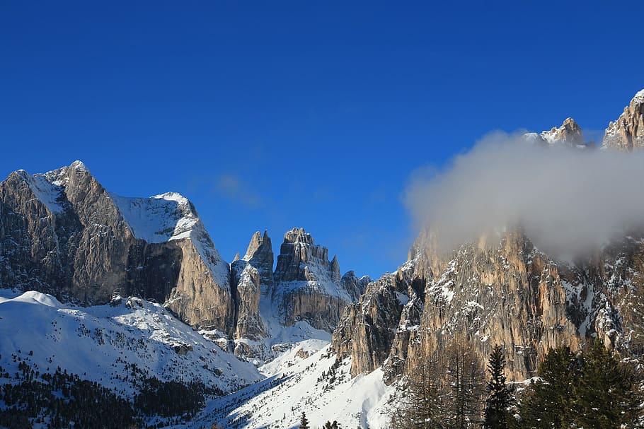 neu, muntanya, hivern, fred, blanc, neu, muntanya, naturalesa, gel, dolomites, fassa, vajolet, temperatura de fred, pi, cel, escenics - natura, bellesa a la natura, medi ambient, Serra, paisatge, blau, muntanya nevada, cel clar, arbre, terra, escena tranquil·la, cim de muntanya, cap gent, a l'aire lliure, arbre de coníferes, bosc de pi, 5K