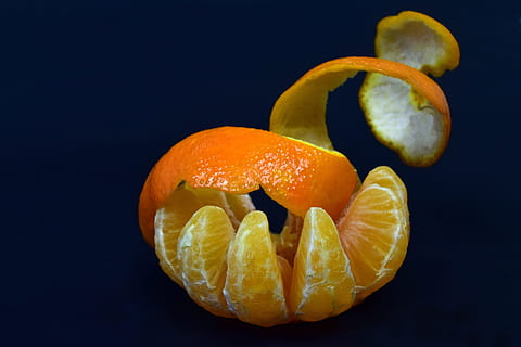 tangerina, Concha, fruta, citrino, vitaminas, Comida, delicioso, comer, saudável, nutrição, frisch, doce, clementina, saboroso, descascar, descasca, casca para remover, espiral, comida e bebida, Alimentação saudável, tiro do estúdio, frescura, cor laranja, bem-estar, fruta laranja, laranja, ninguém, dentro de casa, fundo preto, fechar-se, único objeto, estilo de vida saudável, fatia, fundo colorido, fundo azul, maduro, lanche, 5K, CC0, domínio público, royalty free