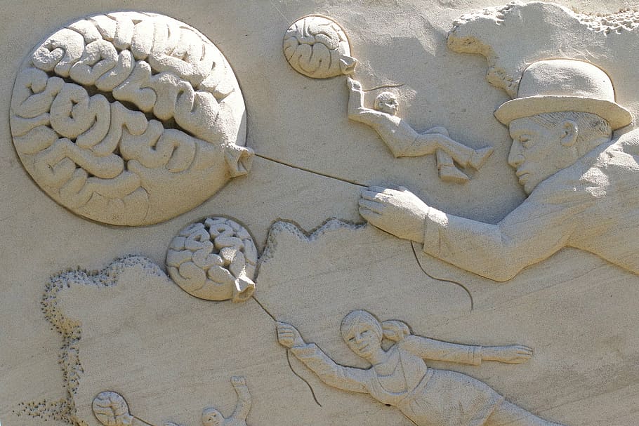 mennesker, bedrift, ballon, prægede, væg, dagtimerne, hjerne, mand, hat, barn, kvinde, sand skulptur, Kunst og håndværk, ingen mennesker, repræsentation, menneskelig repræsentation, kreativitet, dag, høj vinkel visning, skulptur, håndværk, mønster, indendørs, natur, design, tæt på, jord, sten-, udskæring, 5K