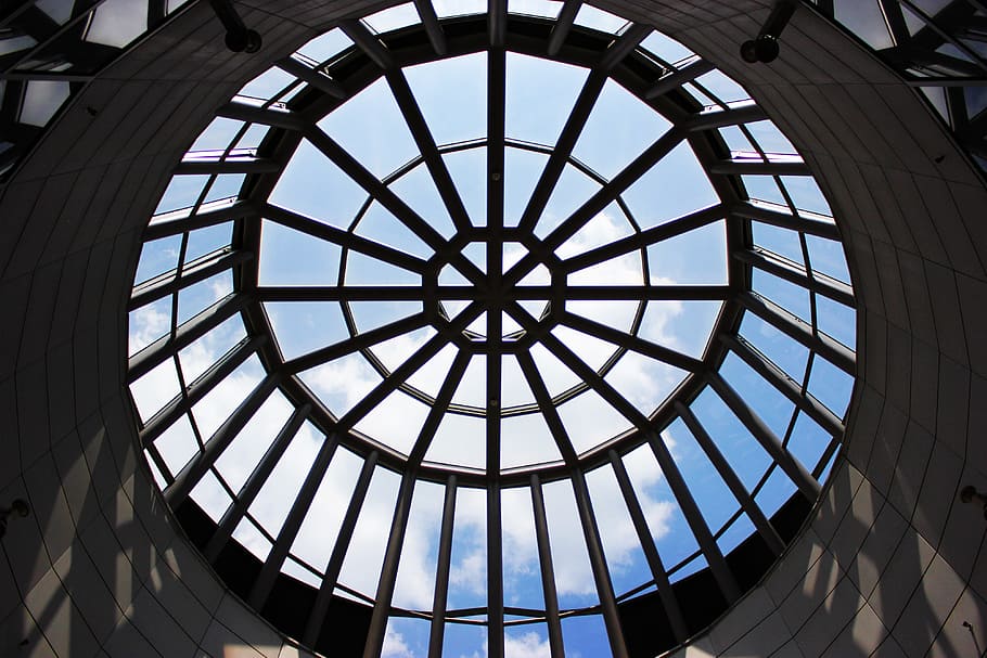 kopuła, sufit, metro, architektura, budynek, wewnątrz, cele podróży, zbudowana struktura, cecha architektoniczna, wzór, niski kąt widzenia, kształt geometryczny, szkło - materiał, świetlik, żadnych ludzi, kształt, dzień, projekt, światło słoneczne, okrąg, okno, bezpośrednio poniżej, architektura i sztuka, nowoczesny, szkło, ozdobny, 4K