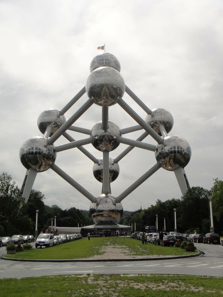 àtom, atomium, brusel·les, connexions, cel, pilota, duplicació, edifici, crom, art, arquitectura, fira del món, núvol - cel, naturalesa, aigua, estructura construïda, dia, metall, exterior de l'edifici, cap gent, planta, destinacions de viatge, a l'aire lliure, ciutat, transport, manera de transport, viatjar, Font, 2K