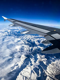 grå, højre flyfløj, antenne, se fotografering, bjerg alper, bjerg, bjergkæde, sne, vinter, Sky, luftfartøj, fly, kold temperatur, flyvinger, transportmidler, transportform, flyvende, himmel, blå, natur, luftfoto, sky - himmel, rejse, scenics - natur, ingen mennesker, skønhed i naturen, miljø, snedækket bjerg, udendørs, luftfartsindustrien, 4K, CC0, offentligt domæne, royaltyfrie
