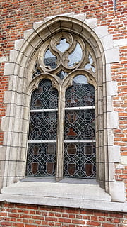 finestra, vecchio, castello, architettura, finestre, facciata, scatti, Belgio, struttura costruita, esterno dell'edificio, costruzione, muro di mattoni, mattone, parete, giorno, religione, nessuno, Inquadratura dal basso, luogo di culto, credenza, arco, spiritualità, caratteristica della parete, chiuso, all'aperto, bicchiere, ornato, ferro battuto, 4K, CC0, dominio pubblico, privo di copyright