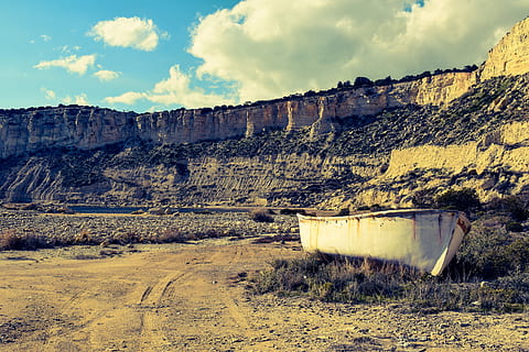 platja, penya-segats, mar, paisatge, vaixell, aïllat, tranquil, calma, serenitat, platja de zapalo, Xipre, cap gent, indústria, núvol - cel, cel, a l'aire lliure, abandonat, naturalesa, dia, vell, medi ambient, rock, terra, arquitectura, espatllat, mineria, aixafar, transport, estructura construïda, sòlid, història, escena no urbana, deteriorament, arruïnat, pedrera, 5K, CC0, domini públic, lliure de regalies