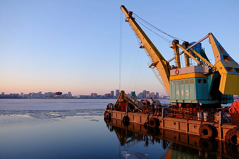 boat, crane, harbor, harbour, industry, lake, sea, ship, water, sky, crane - construction machinery, architecture, machinery, transportation, business, freight transportation, nature, shipping, industrial ship, pier, no people, sunset, mode of transportation, nautical vessel, built structure, waterfront, 4K, CC0, public domain, royalty free