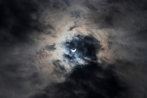 ay, ışık, parlak, karanlık, bulut, gökyüzü, bulut - gökyüzü, uzay, astronomi, dramatik gökyüzü, doğa, gece, cloudscape, fırtına, insansız, manzaralar - doğa, doğada güzellik, bulutlu, Dolunay, yıldız - uzay, arka, açık havada, Ay ışığı, uğursuz, meteoroloji, 4K, CC0, kamu malı, telif ücretsiz