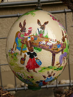 paasei, Pasen, verf, easter egg schilderij, Paas eieren, ei, schilderij, kunst, kleur, kleurrijk, paashaas, paashaasfamilie, kunst en ambacht, creativiteit, detailopname, multi gekleurd, geen mensen, binnenshuis, focus op de voorgrond, vertegenwoordiging, ambacht, decoratie, gebied, hout - materiaal, menselijke representatie, patroon, vakantie, bloemenpatroon, ontwerp, 2K, CC0, publiek domein, royaltyvrij