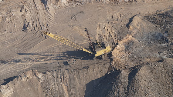 grua groga, línia d’arrossegament, mineria, la mineria del carbó, màquina, pedrera, carbó, obert, pou, equipament, mineral, excavar, pesat, repartiment, tecnologia, construcció, terra, extrem, rock, ecologia, medi ambient, recurs, gran, la meva, excavador, ferro, industrial, taronja, eina, excavació, Cullera, forat, maquinària, exploració, treballar, acer, enorme, brut, geologia, grua, desenvolupament, sorra, material, natural, extracció, brutícia, en moviment, dia, vista d’angle alt, paisatge, cap gent, naturalesa, llum solar, muntanya, a l'aire lliure, escena no urbana, tranquil·litat, bellesa a la natura, sòlid, rock - object, escena tranquil·la, escenics - natura, generació de combustible i energia, clima, clima àrid, 4K, CC0, domini públic, lliure de regalies