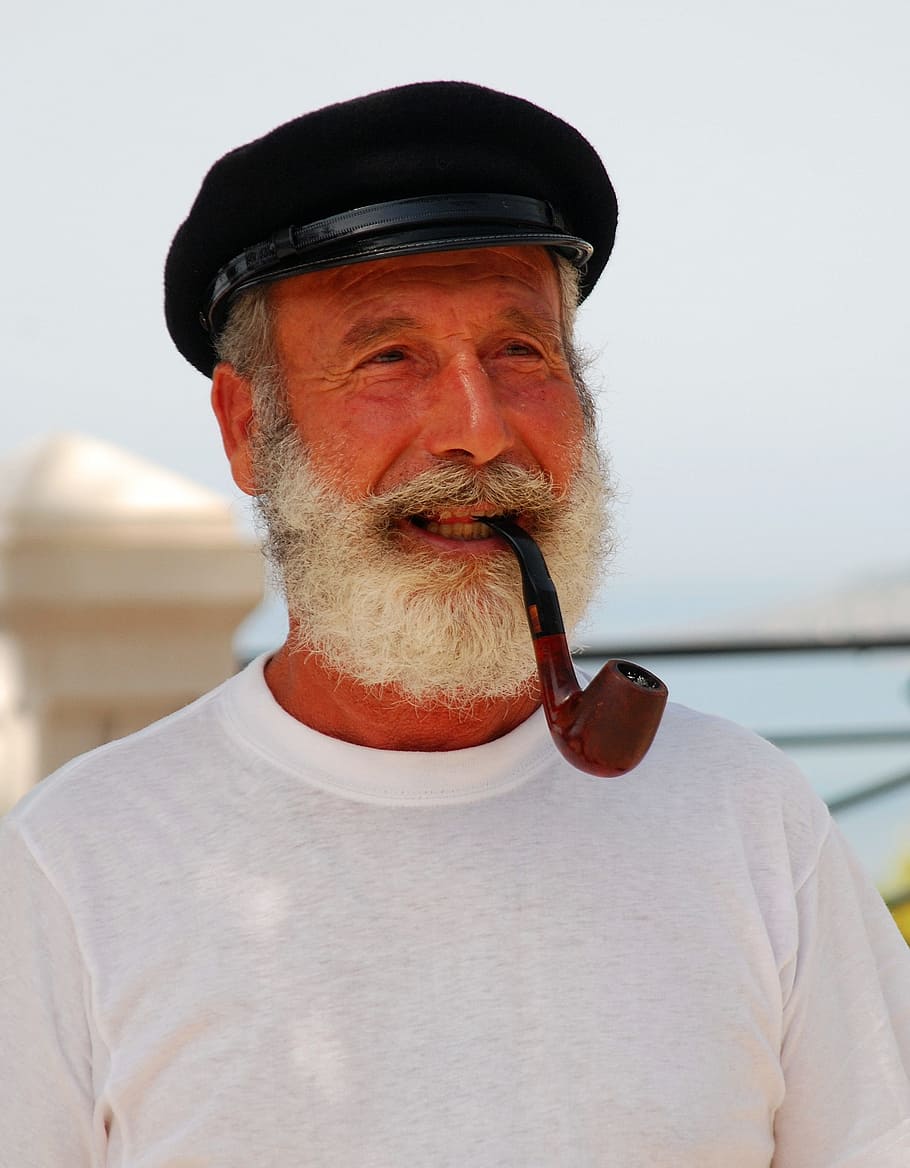 herois, capità, llop, barba, una persona, retrat, pèl facial, mascles, vista frontal, persones reals, homes, tirada al cap, homes majors, estils de vida, activitat d'oci, mirant la càmera, adult gran, adult, centrar-se en primer pla, dia, tapa, adult madur, homes madurs, a l'aire lliure, bigoti, contemplació, 2K