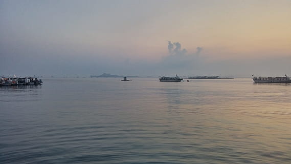 hav, daggry, solnedgang, pause, tusmørke, glød havet, aften glød, sol, ø, himmel, strand, Jeju Island, landskab, en flammende solnedgang, nat strand, uendelig pool, sekretær, om aftenen, aftenhimmel, solskin, om aftenen havet, Republikken Korea, Jeju, vand, skønhed i naturen, scenics - natur, havnefronten, rolig scene, ro, ingen mennesker, natur, transportmidler, nautiske fartøj, transportform, sky - himmel, idyllisk, afspejling, udendørs, arkitektur, passagerskib, yacht, 4K, CC0, offentligt domæne, royaltyfrie
