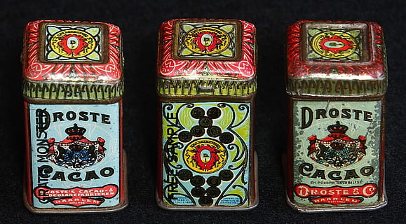 cacao, contenitore, scatola, lattina, cibo, pacchetto, vecchio, Prodotto, variazione, nessuno, girato in studio, multicolore, sfondo nero, gioco d'azzardo, avvicinamento, arte e artigianato, scelta, rappresentazione umana, in casa, natura morta, di fila, design, creatività, fianco a fianco, rappresentazione, modello, direttamente sopra, rosso, 2K, CC0, dominio pubblico, privo di copyright
