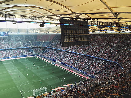 persone, Guardando, partita di calcio, stadio, persone che guardano, calcio, gioco, in casa, agricoltura, sport, sport di squadra, fan - appassionato, luogo sportivo, gruppo di persone, folla, spettatore, vista dall'alto, grande gruppo di persone, persone reali, architettura, giorno, attività di svago, struttura costruita, analizzare, cercare, guardare, uomini, fascia d'età mista, stili di vita, soffitto, partita - sport, 4K, CC0, dominio pubblico, privo di copyright