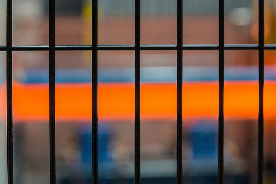 gitter, orange, fabrik, solnedgang, orange farve, fuld ramme, ingen mennesker, vindue, baggrunde, tæt på, metal, mønster, fokus på forgrunden, indendørs, multi farvet, murbygningsfunktion, design, barriere, hegn, rist, natur, 5K