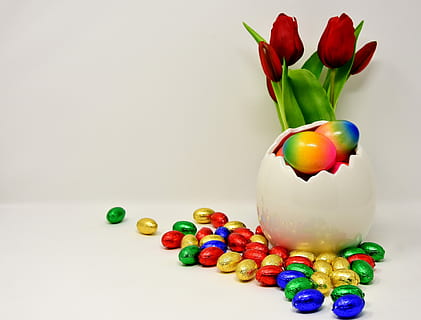 ous de colors assortits, al costat, blanc, gerro, Pasqua, ous de Pasqua, de colors, colorit, color, ous de xocolata, ou, ous de colors, xocolata, caramels, dolçor, marca, Feliç Pasqua, alegria de pasqua, niu de Pasqua, multicolor, a l'interior, tir de l'estudi, ou de Pasqua, cap gent, gran grup d'objectes, menjar, còpia espai, natura morta, primer pla, festa, fons blanc, frescor, vidre - material, variació, taula, 5K, CC0, domini públic, lliure de regalies