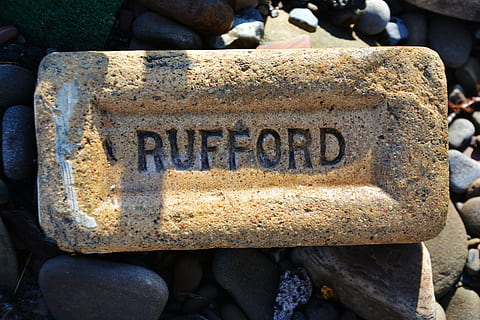 mattone, logoro, vecchio, anziano, retrò, intemperie, sporco, Vintage ▾, nessuno, testo, decadimento, grungy, abbandonato, esposto, grunge, Rufford, urbano, rovinare, costruzione, superficie, struttura, industriale, Manutenzione, riparazione, danni da tempesta, angoscia, modello, trascurare, rinnovamento, costruire, trascurato, cariato, sceneggiatura occidentale, comunicazione, arrugginito, metallo, avvicinamento, giorno, solido, cartello, obsoleto, pila, all'aperto, vista dall'alto, roccia, concentrarsi sulle conoscenze acquisite, informazione, ruota, 5K, CC0, dominio pubblico, privo di copyright