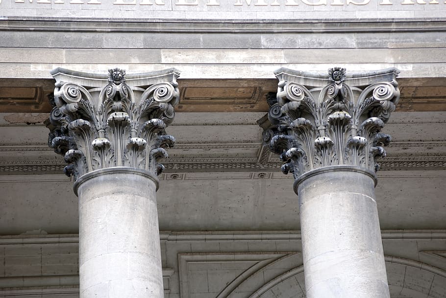 corinthian, columna, antic, arquitectura, edifici, grec, roman, estructura construïda, columna arquitectònica, vista d’angle baix, cap gent, art i artesania, artesania, exterior de l'edifici, història, representació, dia, el passat, talla - producte artesanal, primer pla, creativitat, escultura, destinacions de viatge, representació animal, a l'aire lliure, metall, ornamentat, talla, 4K