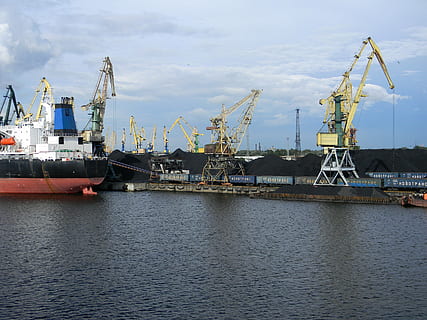 doc, port, logistică, se incarca, descărcare, transportul mărfurilor, recipient, nava de containere, sarcină, navă, dig, oraș, mare, dafin, apă, marina, livrare, macara, transport de marfă, navă nautică, dock comercial, industrie, transport, macara - utilaje pentru constructii, Afaceri, mașini, malul mării, mijloc de transport, arhitectură, cer, natură, nici o persoana, în aer liber, ancorată, echipament de constructie, 2K, CC0, domeniu public, fără drepturi de autor