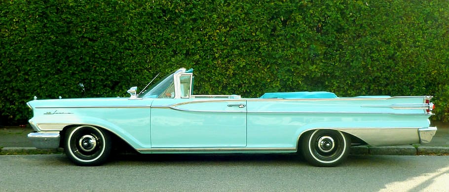teal chevrolet, bel, luft, cabriolet, coupe, kviksølv, auto, klassisk, oldtimer, køretøj, sjældenhed, retro, årgang, nostalgi, spotlight, kofanger, gammel bil, hvide vægdæk, historisk, halefinner, v8, forkromet, amerikansk, PKW, amerikansk bil, biler, USA, krom, gloss, automotive, sidebillede, panorama, bil, ingen mennesker, transportmidler, gammeldags, dag, udendørs, tæt på, transportform, motor køretøj, retro stylet, vintage bil, land køretøj, samlerens bil, grøn farve, plante, rejse, stationær, luksus, rigdom, antik, 5K