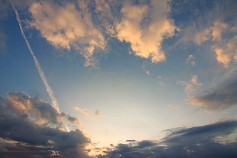 เบา, ธรรมชาติ, ท้องฟ้า, เมฆ, cloudformation, Cloudscape, น่าทึ่ง, สวรรค์, เมฆ - ท้องฟ้า, มุมมองที่ต่ำ, ความงามในธรรมชาติ, ไม่มีคน, เส้นทางไอ, Scenics - ธรรมชาติ, ความเงียบสงบ, พระอาทิตย์ตกดิน, การบิน, ฉากที่เงียบสงบ, วัน, กลางแจ้ง, เครื่องบิน, งดงาม, ยานพาหนะทางอากาศ, สิ่งแวดล้อม, ท้องฟ้าที่น่าทึ่ง, อุตุนิยมวิทยา, 2K, CC0, โดเมนสาธารณะ, ค่าลิขสิทธิ์ฟรี