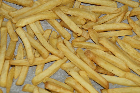 Prancūzų kalba, fonas, tekstūra, struktūrą, geltona, skanus, traškus, skrudintos bulvės, greitas maistas, nesveikas maistas, užkandis, išplito, paskirstytas, kepti, orkaitė, papildyti, maisto, valgyti, paruoštos bulvės, bulvė, Maistas ir gėrimai, nesveika mityba, visą kadrą, pasiruošęs valgyti, gausa, didelė objektų grupė, Iš arti, keptas, nėra žmonių, patalpose, šviežumas, giliai kepti, angliavandeniai - maisto tipas, pagunda, vakarienė, 5K, CC0, Viešasis domenas, nemokamai