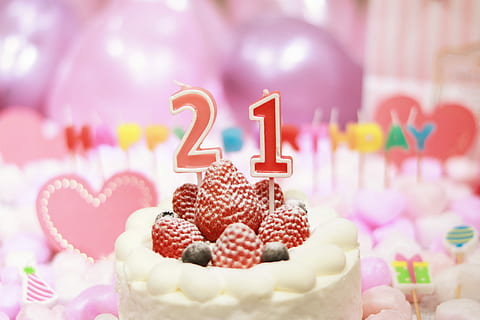 torta di fragole, # 21 candela, candela, torta, dolce, celebrazione, cibo, cibo dolce, compleanno, festa - evento sociale, Cupcake, decorazione, glassatura, buongustaio, caramella, torta di compleanno, cibo e bevande, evento, anniversario, al forno, colore rosa, indulgenza, nessuno, a forma di cuore, candele di compleanno, emozione positiva, tentazione, San Valentino - vacanze, spuntino, 1080P, CC0, dominio pubblico, privo di copyright