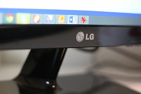 monitor, pantalla, ordinador, lg, tecnologia, primer pla, cap gent, a l'interior, maquinària, negocis, comunicació, text, control, part de la màquina, enfocament selectiu, connexió, guió occidental, centrar-se en primer pla, nombre, Finances, signe, equipament, 5K, CC0, domini públic, lliure de regalies