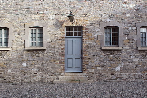 kilmainham'a hoşgeldiniz, Fotoğraf, gri, Tuğla bina, kapalı, kapı, tuğla, pencere, taş, duvar, duvarcılık, Lamba, adım, gri kapı, Giriş, kapamak, doku, geçit, sokak, kapat, bar, Hoşgeldiniz, açık, dış yapı, mimari, yapılı yapı, bina, insansız, gün, duvar inşa özelliği, açık havada, yerleşim bölgesi, eski, ev, geçmiş, Tarihçe, katı, Kent, taş malzemesi, taş duvar, 4K, CC0, kamu malı, telif ücretsiz