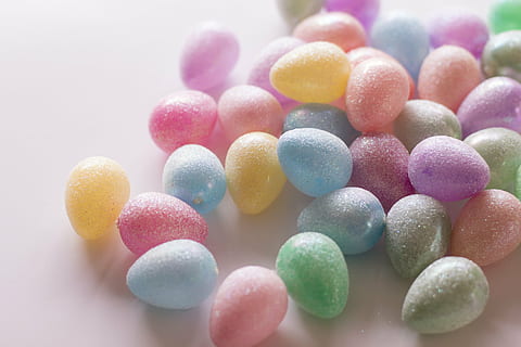 assorted-color candies, easter eggs, holiday, easter, spring, easter egg, egg, celebration, color, colorful, green, traditional, tradition, grass, season, seasonal, yellow, decoration, easter egg hunt, blue, fun, nature, colored, symbol, pink, celebrate, april, happy, painted, hidden, food, joy, festive, children, surprise, decorate, cute, multi colored, candy, sweet food, sweet, large group of objects, food and drink, abundance, variation, indulgence, choice, indoors, no people, close-up, still life, pink color, temptation, unhealthy eating, studio shot, selective focus, candy heart, excess, 5K