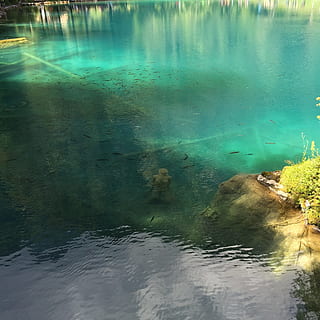 Blausee, ascuns, statuie, apă, frumusețe în natură, natură, malul mării, reflecţie, zi, liniște, scenice - natura, nici o persoana, lac, izvor fierbinte, o scenă liniștită, aburi, în aer liber, temperatura - temperatură, vedere în unghi mare, idilic, scenă non-urbană, putere în natură, turcoaz colorat, 1080P, CC0, domeniu public, fără drepturi de autor