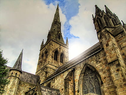 grå, sort, Notre Dame, katedral, arkitektur, struktur, gammel, kirke, Europa, bybilledet, historisk, tårne, ydre, europæisk, gotisk, tempel, udendørs, skyer, lys, hdr, bygget struktur, bygning udvendig, sted for tilbedelse, religion, himmel, tro, lav vinkel visning, bygning, spiritualitet, tårn, sky - himmel, rejsemål, historie, fortiden, natur, dag, ingen mennesker, Spir, gotisk stil, 2K, CC0, offentligt domæne, royaltyfrie