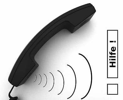 Telefono, piangere per aiuto, Aiuto, chiamata, per favore, in casa, natura morta, comunicazione, tecnologia, sfondo bianco, nessuno, avvicinamento, testo, carta, girato in studio, cultura artistica e intrattenimento, connessione, tecnologia wireless, disegno - prodotto artistico, copia spazio, penna, disegno - attività, colore nero, 1080P, CC0, dominio pubblico, privo di copyright