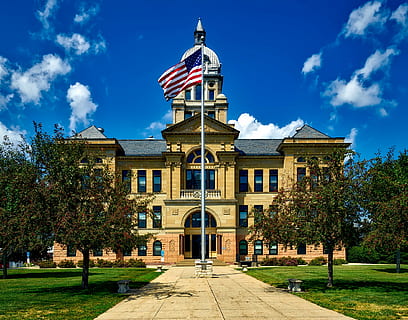 benton county, retsbygning, bygning, struktur, amerikansk flag, milepæl, historisk, hdr, Vinton, iowa, landskab, by, landsby, arkitektur, lov, retfærdighed, retslige, gammel, bygning udvendig, bygget struktur, himmel, plante, træ, sky - himmel, natur, dag, fortiden, ingen mennesker, rejsemål, historie, facade, flag, udendørs, patriotisme, blå, regering, 1080P, CC0, offentligt domæne, royaltyfrie