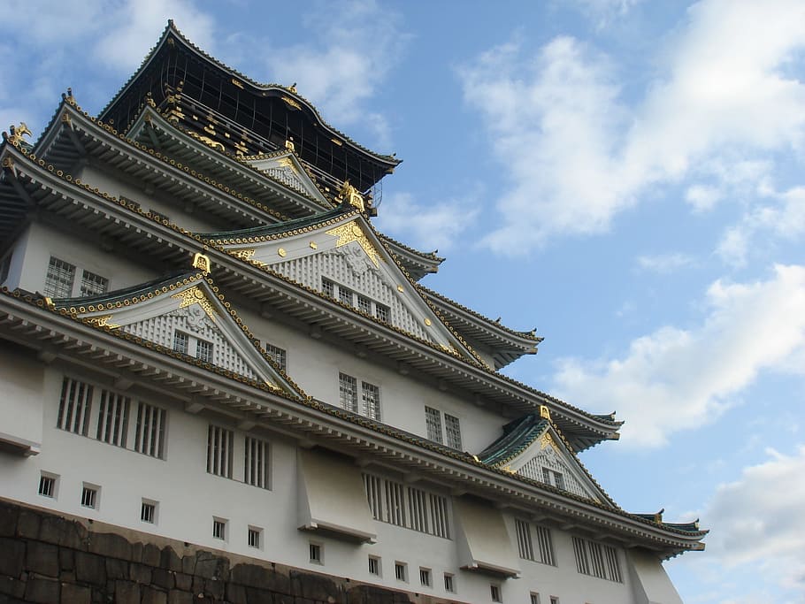 bianca, grigio, santuario, osaka castello, castello, cielo, architettura, esterno dell'edificio, struttura costruita, costruzione, Inquadratura dal basso, nuvola - cielo, nessuno, giorno, religione, credenza, luogo di culto, natura, il passato, storia, spiritualità, tetto, all'aperto, caratteristica architettonica, 1080P