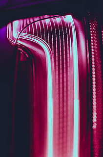 primer pla, brillant, línies, rosa, neó, sense títol, fons de pantalla, fons de pantalla de l'iPhone, fons de l'iPhone, bloquejar el fons de la pantalla, brillar, llum, línia, llum de nit, llum de neó, bombeta, art, contrast, carrer, urbà, nit, a l'interior, vermell, cap gent, color rosa, perxa, en fila, ordre, natura morta, enfocament selectiu, seient, prestatge, patró, tir de l'estudi, repetició, abundància, variació, absència, tèxtil, gran grup d'objectes, porpra, 5K, CC0, domini públic, lliure de regalies