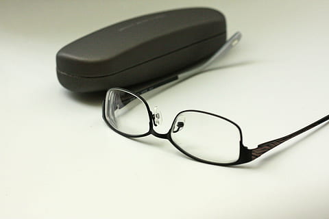 glasses, frames, eyeglasses, style, spectacles, indoors, no people, black color, studio shot, close-up, white background, technology, table, single object, personal accessory, eyesight, copy space, connection, computer equipment, still life, simplicity, cut out, computer mouse, eyewear, 4K, CC0, public domain, royalty free