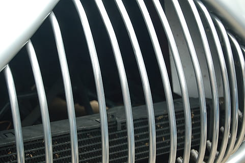 Gitter, Auto, Oldtimer, Detail, Metall, Nahansicht, Muster, keine Leute, Technologie, Tierthemen, Fokus auf den Vordergrund, Tier, Ventilator, ein Tier, Maschinen, Elektrolüfter, schwarze Farbe, extreme Nahaufnahme, draußen, Makro, Natur, Vollbild, drehen, Hintergründe, stehlen, 2K, CC0, gemeinfrei, lizenzfrei