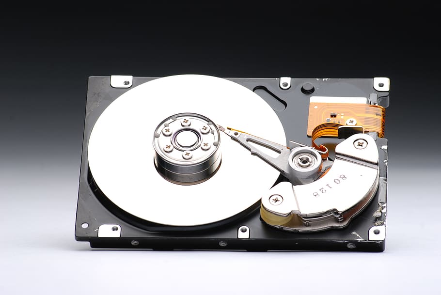 hdd, disc dur, obert, memòria, suport d’emmagatzematge, digital, maquinari, tecnologia, PC, electrònica, disc, botiga de dades, això, component, processament de dades, datailaufnahme, edp, dades, emmagatzematge massiu, equipament, estil retro, registre, connexió, cultura i entreteniment artístic, comunicació, tallar, equipament elèctric, obsoleta, nostàlgia, música, història, cap gent, el passat, taula giratòria, forma, antiguitat, 4K
