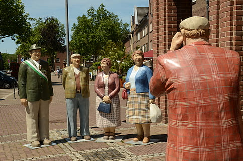 billede, statue, gruppe, tegneserie, Foto, fotograf, turist, turisme, mand, kvinde, Rees, Tyskland, gruppe af mennesker, herrer, arkitektur, fuld længde, dag, by, voksen, stående, mennesker, bygget struktur, Kvinder, bygning udvendig, hanner, medium gruppe af mennesker, gade, samvær, smilende, lykke, 4K, CC0, offentligt domæne, royaltyfrie