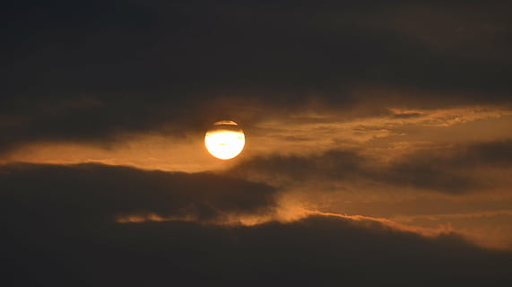 nuvole, luce, offrire, cielo, nuvola - cielo, spazio, astronomia, notte, bellezza nella natura, scenics - natura, tramonto, natura, Luna, nessuno, buio, la tranquillità, cerchio, all'aperto, Luna piena, scena tranquilla, forma geometrica, forma, eclisse, 4K, CC0, dominio pubblico, privo di copyright