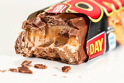 chocolate bar, snack, candy, energy bar, sweet, chocolate, brown, sugar, temptation, calorie, pleasure, taste, junk food, trademark bar one, tasty, indulgence, caramel, treat, fattening, confectionery, wafer, carbohydrates, unhealthy, diabetes, yummy, bite, hunger, sugar rush, break, nougat, trademark nestle, dessert, delicious, diet, nutrition, food, sweet Food, gourmet, refreshment, food and drink, indoors, baked, freshness, bread, slice, close-up, studio shot, no people, ready-to-eat, unhealthy eating, nut, focus on foreground, 5K, CC0, public domain, royalty free