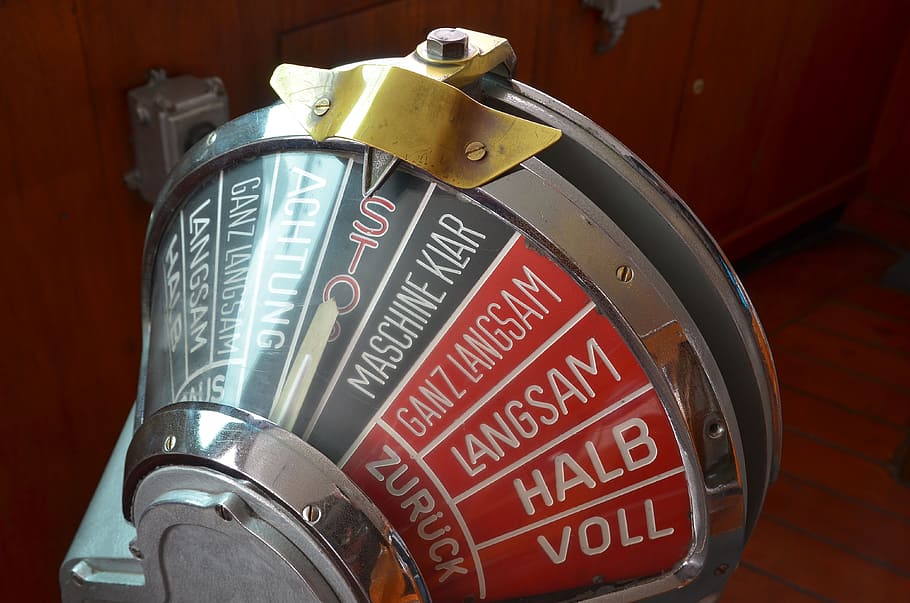 nave, operazione, Capitano, ponte di comando, controllo, leva, metallo, testo, comunicazione, avvicinamento, rosso, tecnologia, sceneggiatura occidentale, in casa, in stile retrò, nessuno, telefono, connessione, cabina telefonica, lettera maiuscola, equipaggiamento di emergenza, numero, attrezzatura, concentrarsi sulle conoscenze acquisite, macchinario, premi il bottone, 4K
